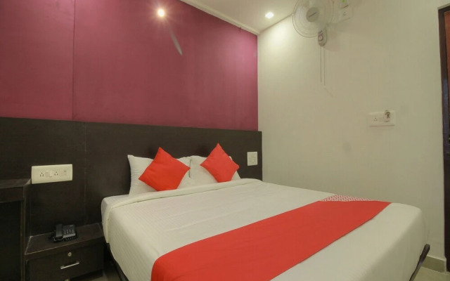 OYO 15616 Om Sai Grand