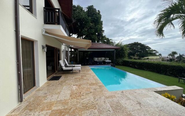 Villa for 7 People Pool and Ocean View at Samana