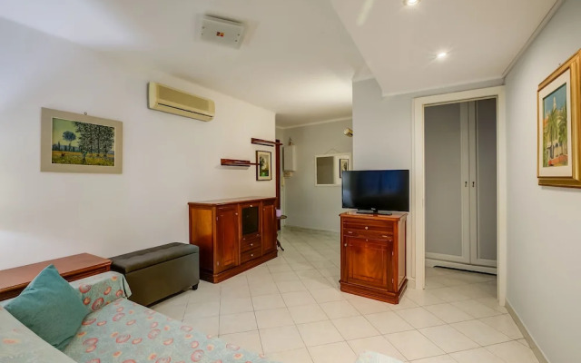 Eleonora House
