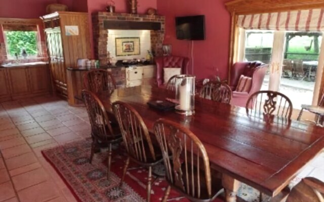 Plas Y Dderwen Bed and Breakfast