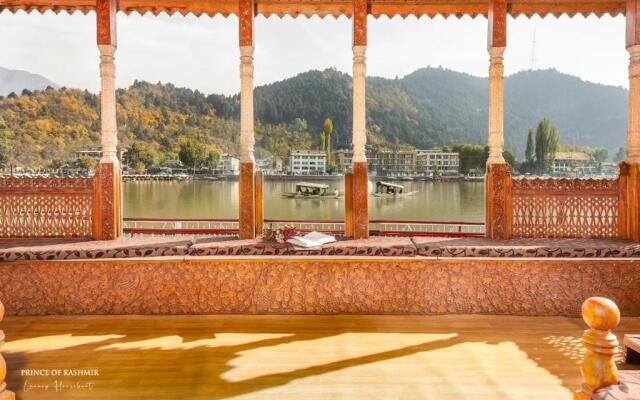 Prince of Kashmir Luxury Houseboat