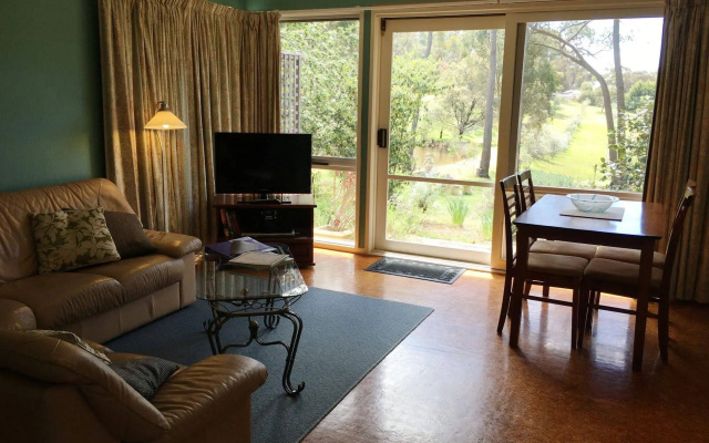 Countryside Connections Spa Cottage – Guest Rooms – Hepburn