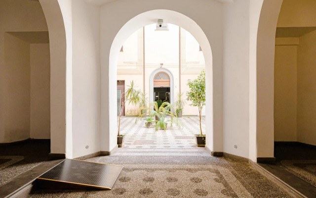 Classic apartment near the Colosseum