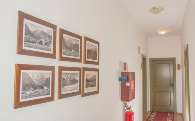 Berghi Hotel and Apartments