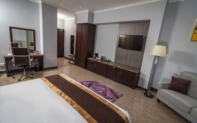 Hotel City Plaza & Suites