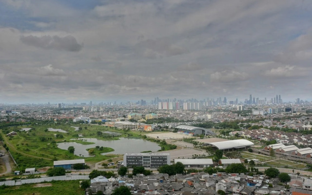 Cozy With Good Location Studio At Tifolia Apartment By Travelio