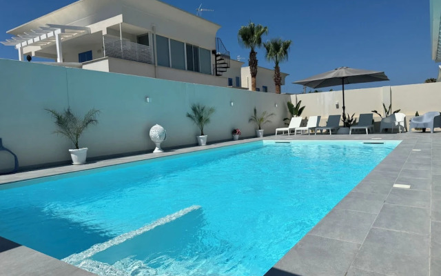 Onda Bianca Luxury Apartments