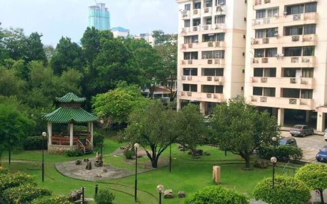 Serdang Raya by Yolodge