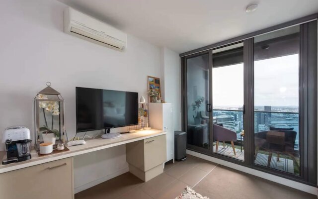 Homely 1BR Apt Near Southern Cross Station w/ Pool