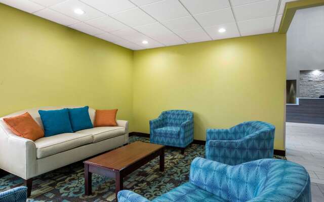 Quality Inn and Suites Arnold - St Louis