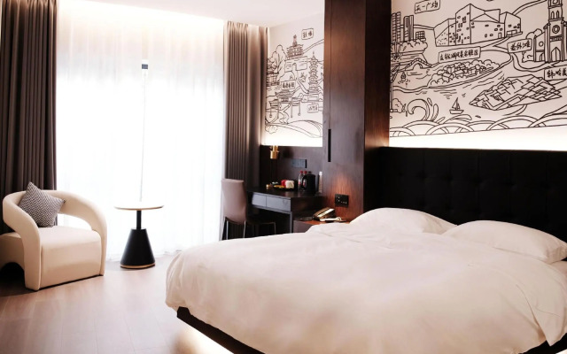 Ibis Ningbo Tianyi Square