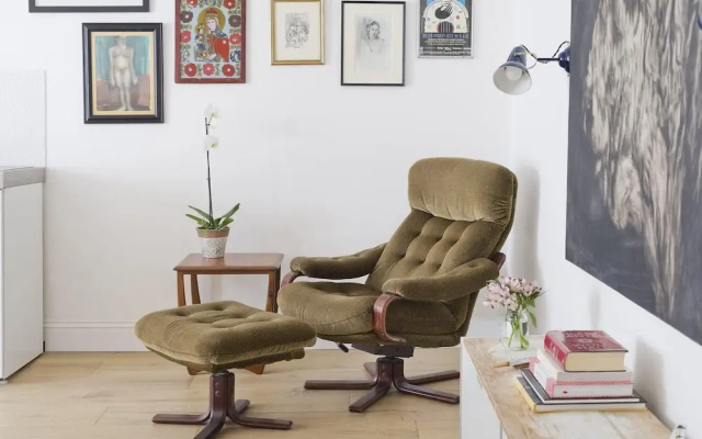 Gorgeous Stylish Interior Designed 5 Bed Home in Holland Park - Superb Location