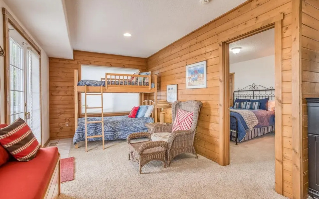 Neskowin Eyrie