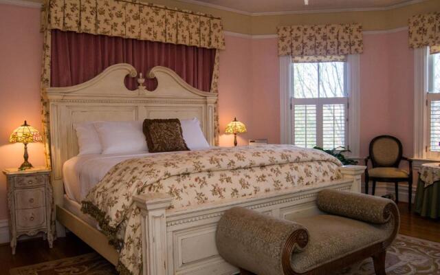 Oak Hill on Love Lane