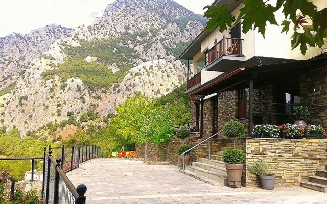 Pyli Hotel
