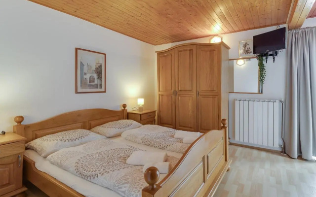 Apartment Dado