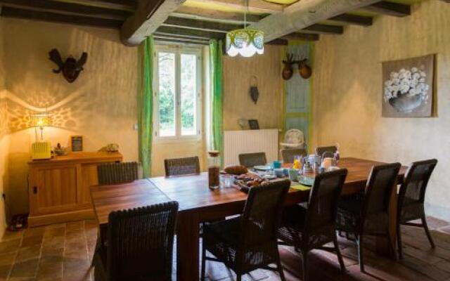 Au Mas Des Calmettes