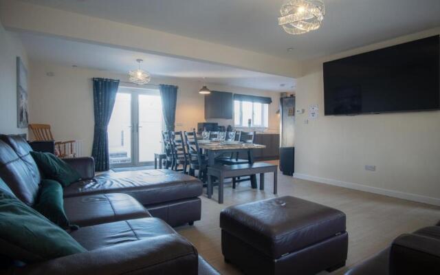 South Carvan View - 4 Bedroom Holiday Home - Tavernspite