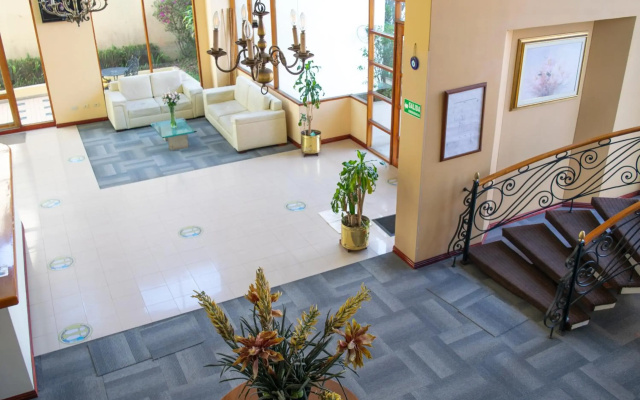 Hotel Dinastia Real
