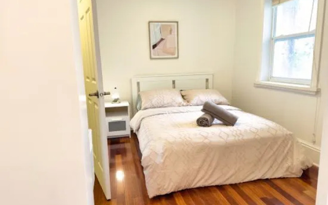 Superb 2 Bed in Plateau 10Min to Mont-Royal Metro