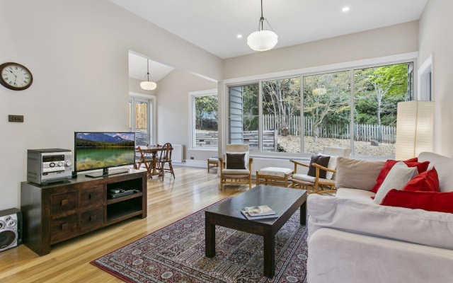 Toria Views – Guest Rooms – Mount Victoria