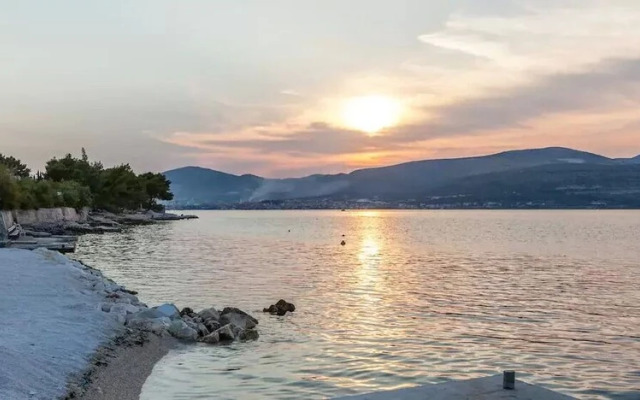 Luxury Villa ARIA Seafront for 21 people