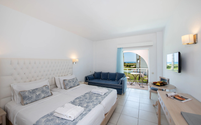 Delfina Tropic Beach