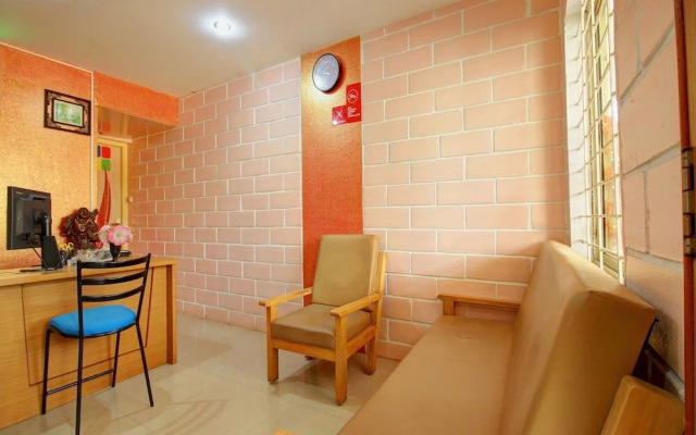 Hotel Ample Inn Vidyanagar by OYO Rooms