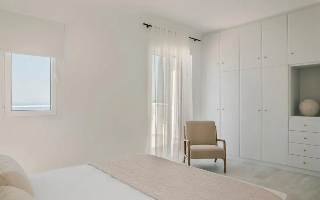 Lourdas White Villa