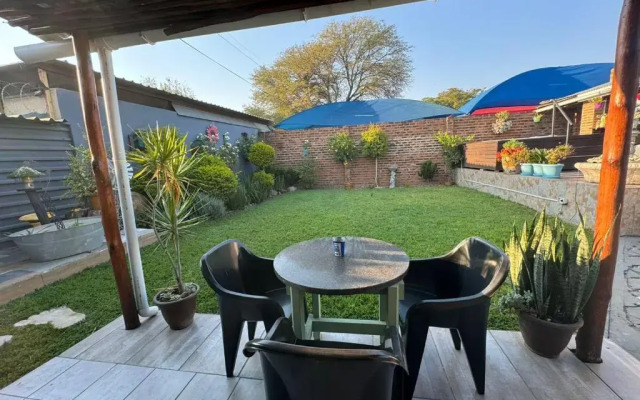 Paul & Mollie's Guest House