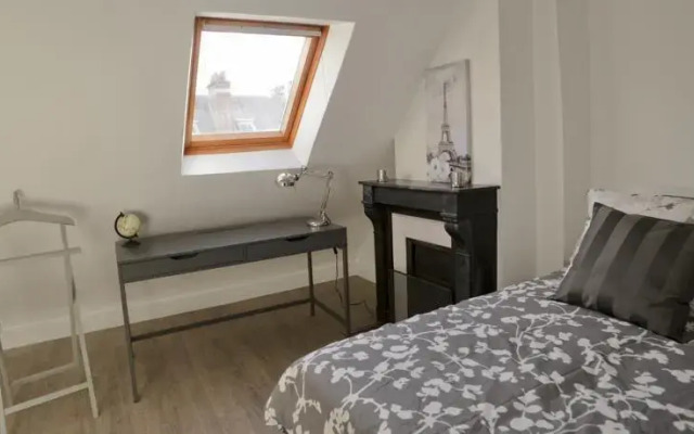 Elysée Paris Charming Flat
