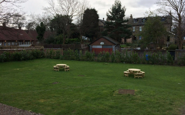 Crosshill House