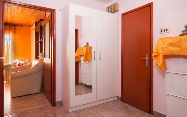 Stunning Home in Pula With Wifi and 2 Bedrooms