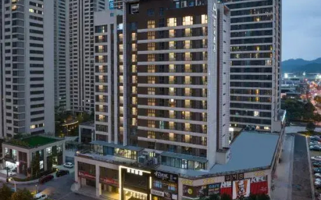 Atour Hotel Meixi Huxi Metro Station, Yuelu District, Changsha