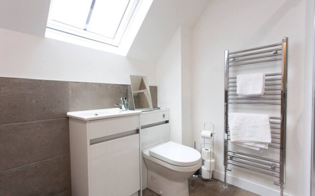 Remarkable 2-bed Apartment in Culross