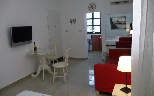Feel at Home - Vacation Rentals