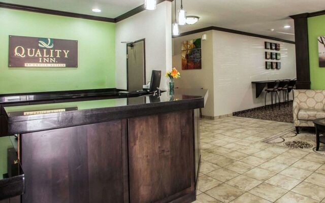 Quality Inn near I-72 and Hwy 51