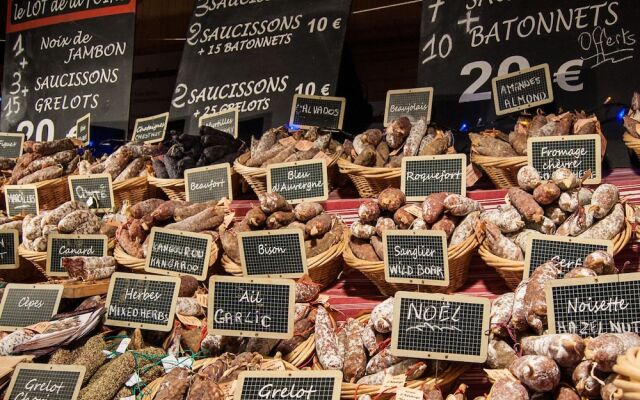 Cozy Holiday Home in Florimont-Gaumier with Private Pool