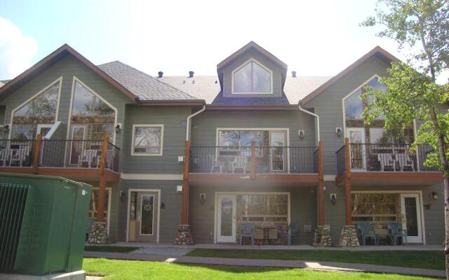 Elkwater Lake Lodge and Resort