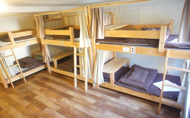 Guesthouse SUN - Hostel