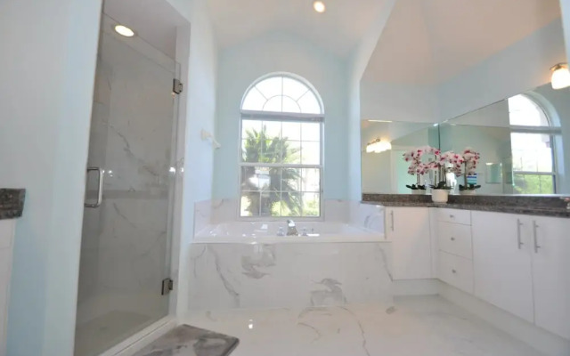 Canal Home w Heated Pool Dock