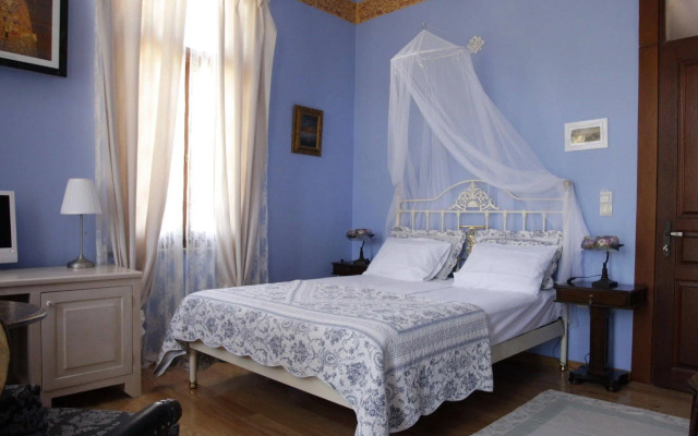 Traditional Hotel  IANTHE