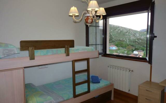 Heavenly Villa in Collia, Parres With Garden