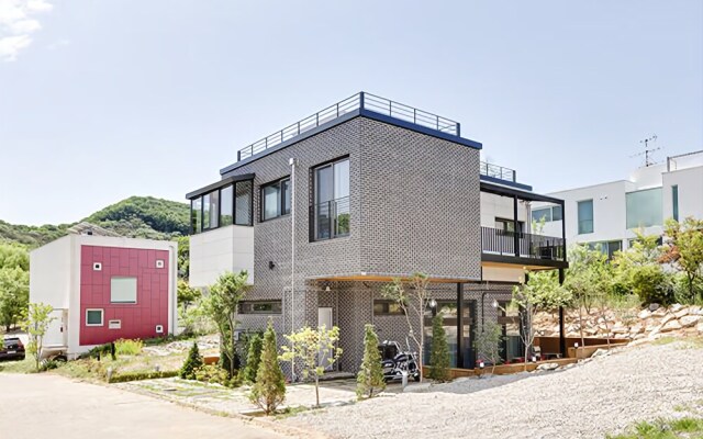 Paju Mori Café Pension