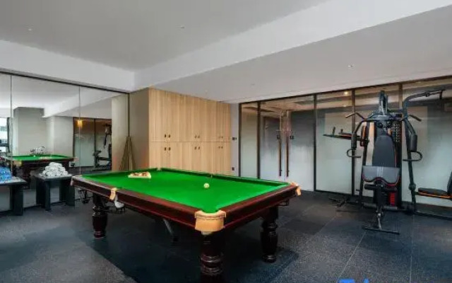 Presidential Mansion (Guangzhou Gangding Subway Station Taikoo Hui)