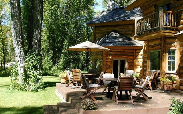 Bentwood Inn