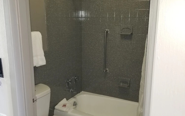 Baymont by Wyndham South Hill