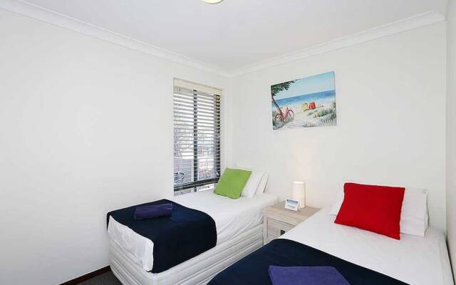 Scarborough Beach Front Resort - Shell Four