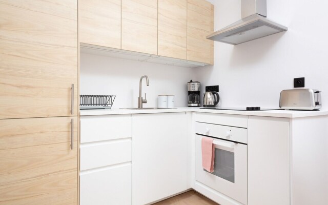 Stępińska Apartment Warszawa by Renters