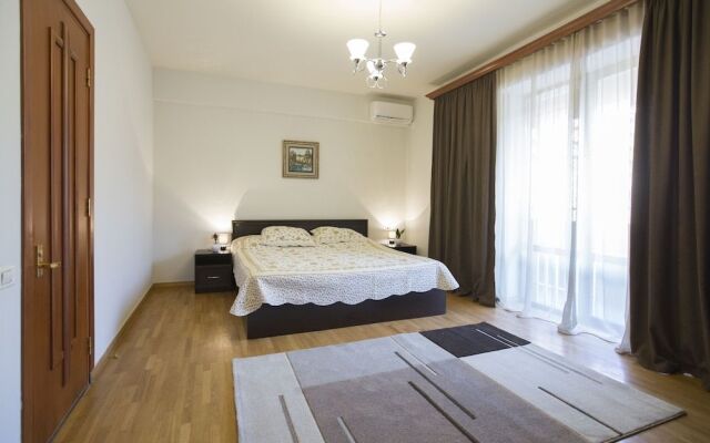 Republic Square Boutique Hotel